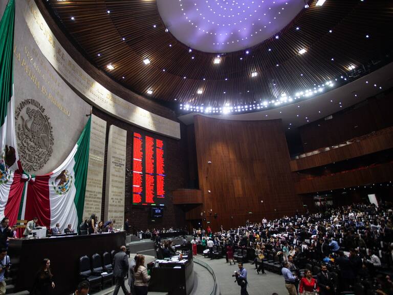 Con 353 votos a favor, 126 y 0 en abstención se aprueba el dictamen en lo general que reforma, adiciona y deroga diversas disposiciones de la Constitución Política en materia de la Guardia Nacional a la secretaria de la Defensa Nacional. FOTO: ANDREA MURCIA /CUARTOSCURO.COM