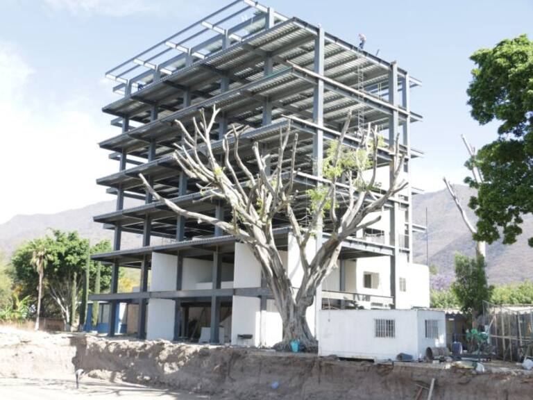 Desarrollo vertical irregular se construye en Chapala