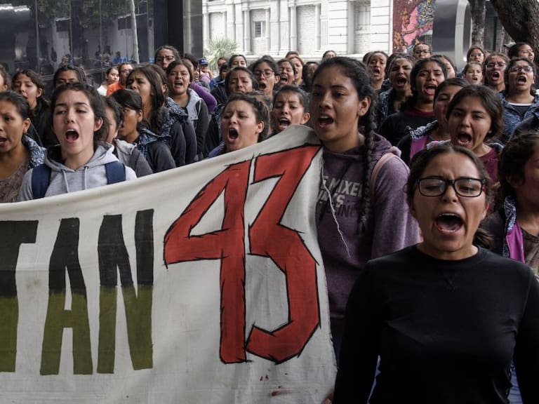 Más de 100 planteles a paro por 5 años sin los 43 normalistas de Ayotzinapa