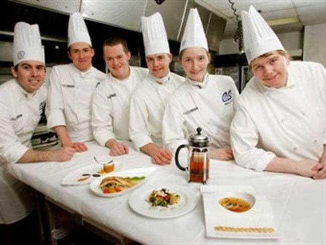 DF establece Récord Guinness por número de meseros y chefs