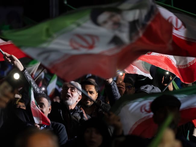 Irán: civiles forman cadenas humanas para proteger plantas clave tras amenazas de Trump |VIDEO