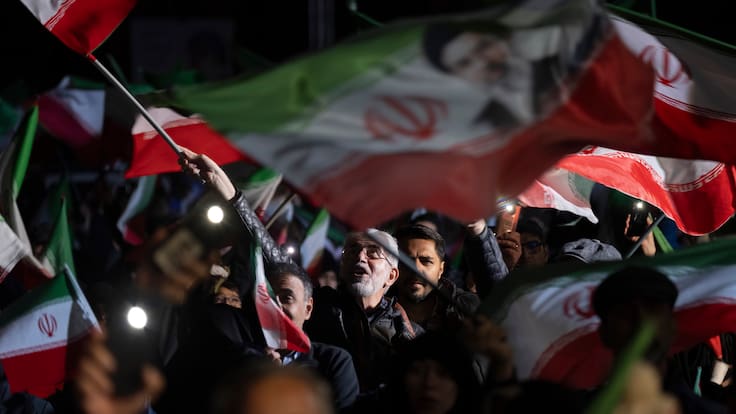 Irán: civiles forman cadenas humanas para proteger plantas clave tras amenazas de Trump |VIDEO