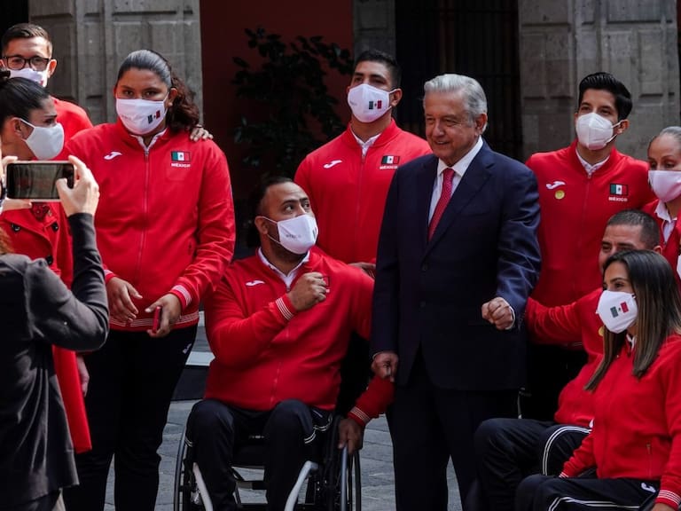 AMLO felicita a los medallistas mexicanos en los Paralímpicos de Tokio