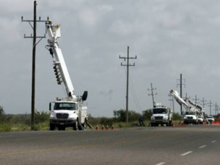 Reestablece CFE energía eléctrica en 99% de las zonas afectadas por inundaciones