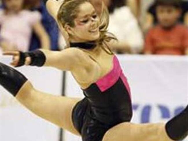 Conquista Cynthia Valdez medalla de oro en gimnasia rítmica