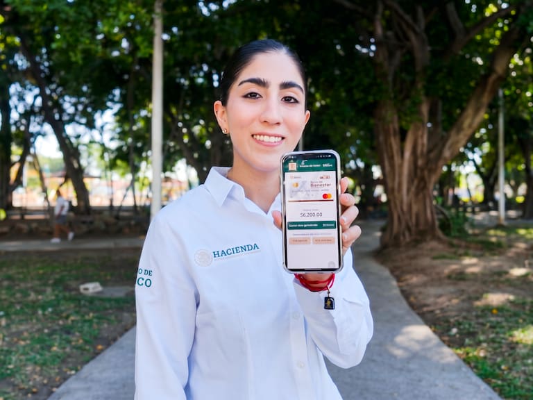La App del Banco del Bienestar permite consultar saldo y movimientos de la tarjeta directamente desde el celular.