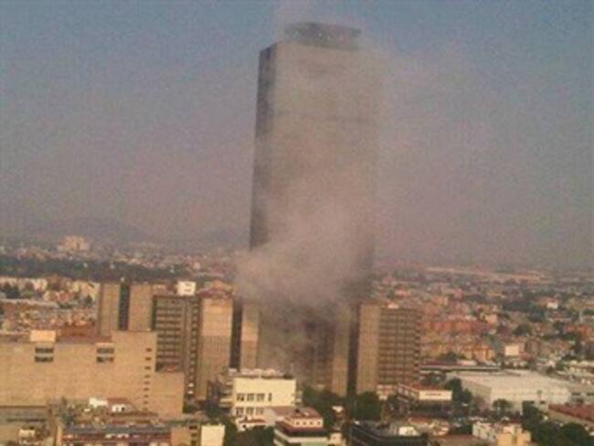 Torre de PEMEX asegurada. Alberto Bello, director de Expansión. 04/02/13