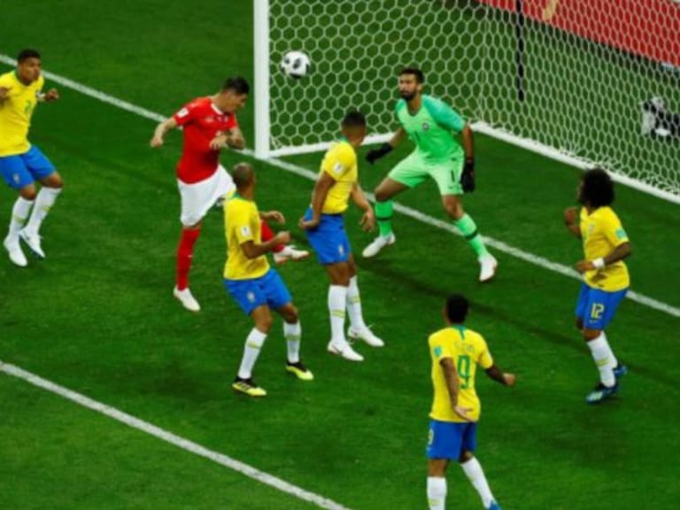 Brasil no pudo tener buen debut en el Mundial