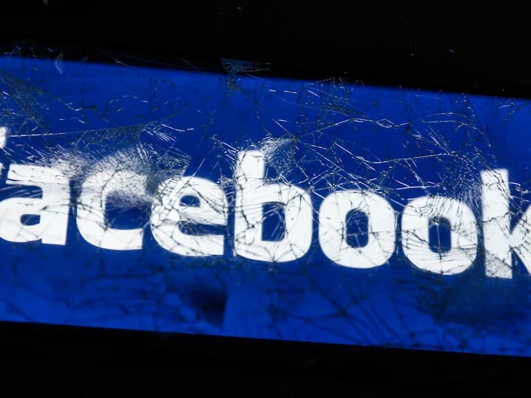 Usuarios reportan caída de Facebook y estas fueron las mejores reacciones