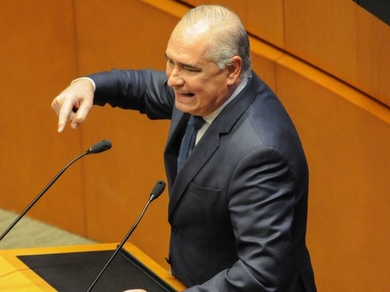 Oposición en el Senado califica como “una locura” la marcha de AMLO