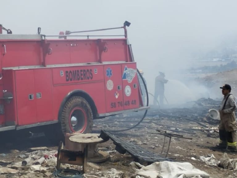 Continúa incendio en Tepotzotlán, Estado de México