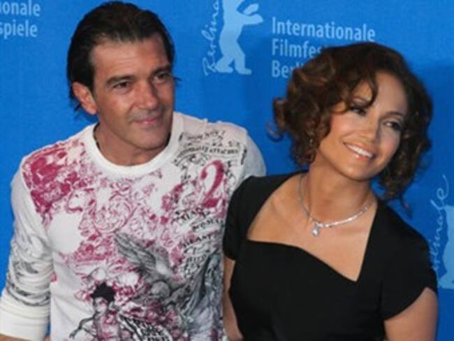 Se une J-Lo a Antonio Banderas en filme sobre mineros atrapados