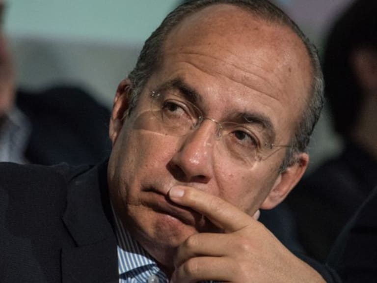 Renuncia Felipe Calderón al PAN