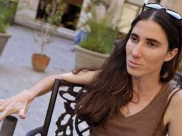 Detienen en Cuba a bloguera Yoani Sánchez
