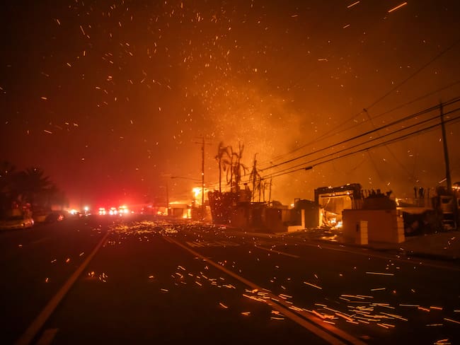 Cónsul de México en Los Ángeles llama a connacionales a contactarse tras incendios