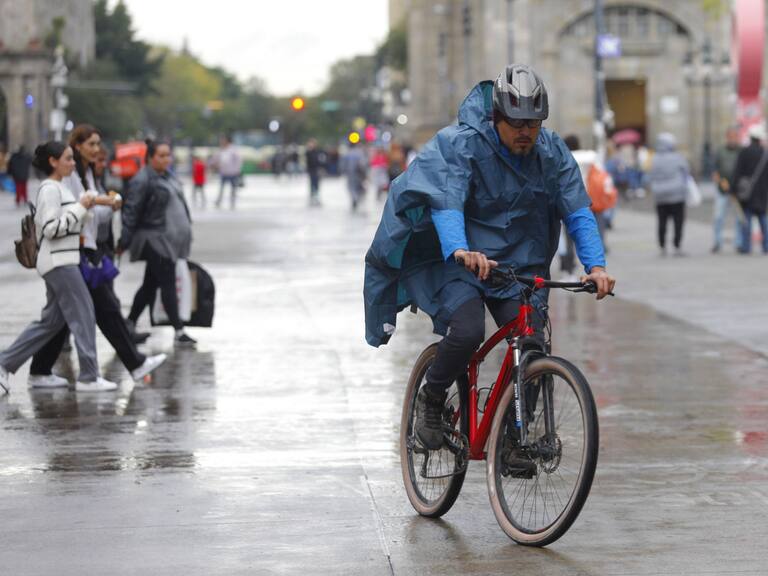 La tormenta tropical Bárbara toca costas de Jalisco, Guerrero y Michoacán.