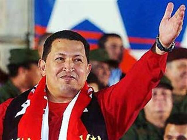 Termina con éxito operación a Hugo Chávez: vicepresidente Maduro