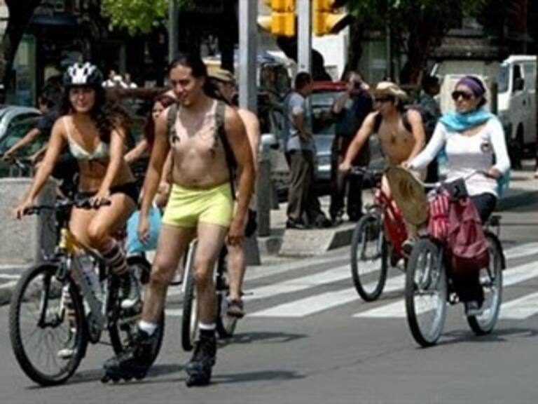 Despliegan operativo vial por ruta ciclista al desnudo