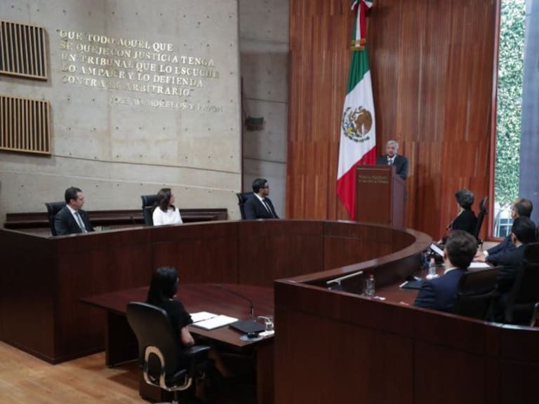 El presidente de México no tendrá palomas mensajeras ni halcones amenazantes: AMLO