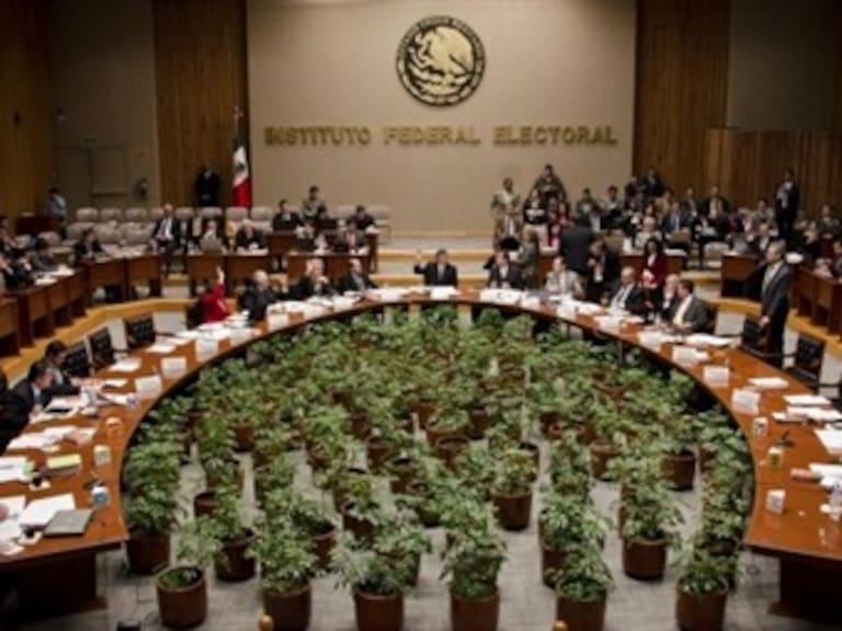 No hay pruebas de que el SNTE brindara recursos al Panal: IFE