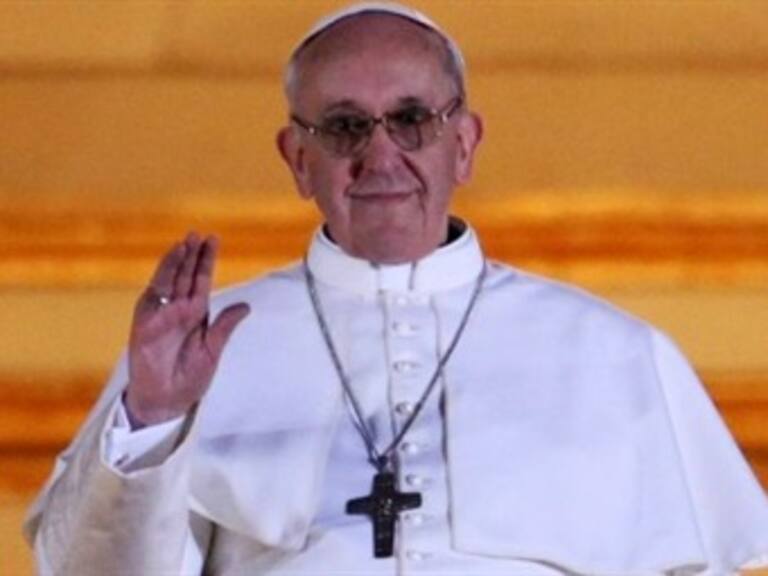 Rechazan campaña mediática contra el papa Francisco