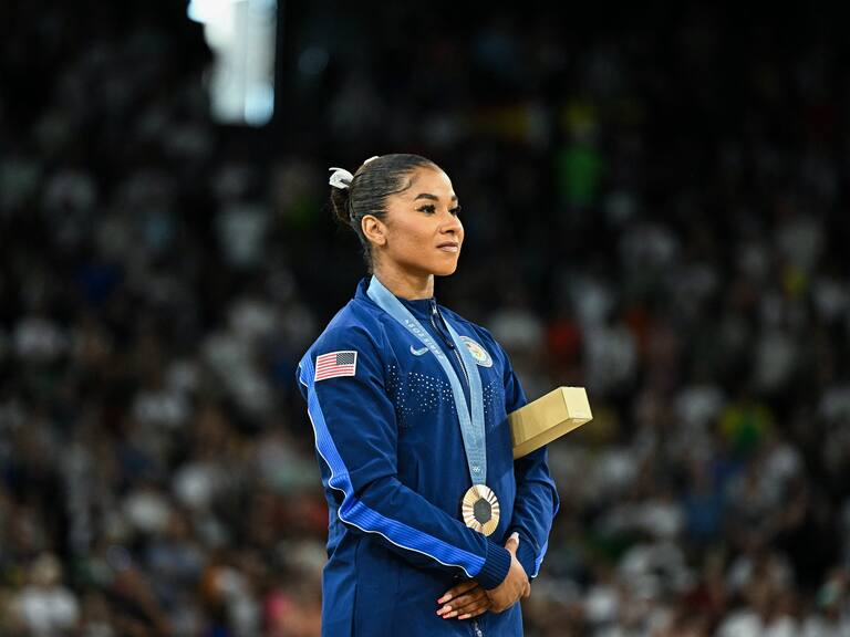 ¿Por qué le quitaron la medalla de bronce a Jordan Chiles?