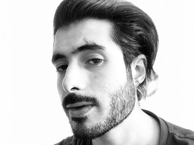 El actor José Ángel Bichir fue trasladado a un hospital tras presentar fractura de rostro y abdomen, de acuerdo con el diagnóstico inicial de paramédicos.