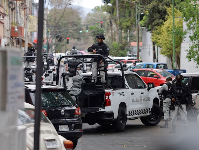 Violencia en Jalisco: Sedena detiene a 25 personas y suspenden actividades para el lunes en todo el estado