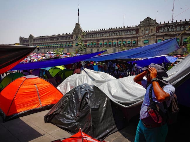 CNTE evitará confrontación con “Marea Rosa” en el Zócalo