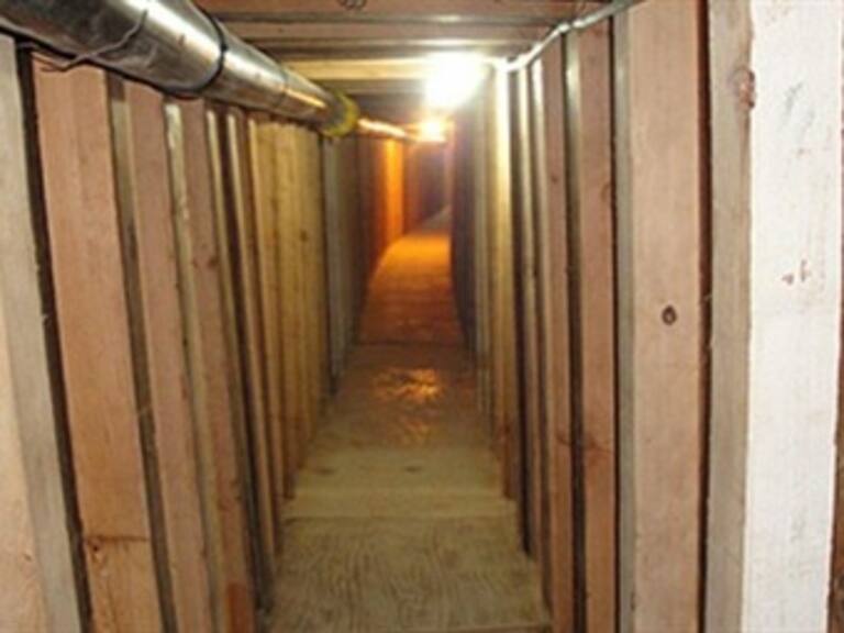 Descubren túnel para drogas en frontera EU-México