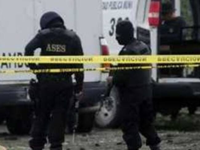 Encuentran dos decapitados en Valle de Chalco