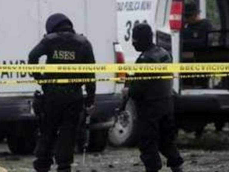 Encuentran dos decapitados en Valle de Chalco