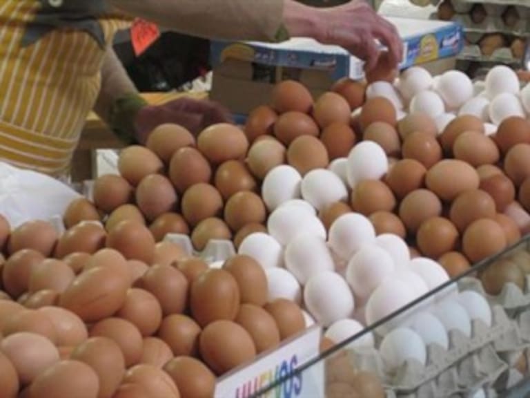 Se vende hasta en 40 pesos el kilo del huevo