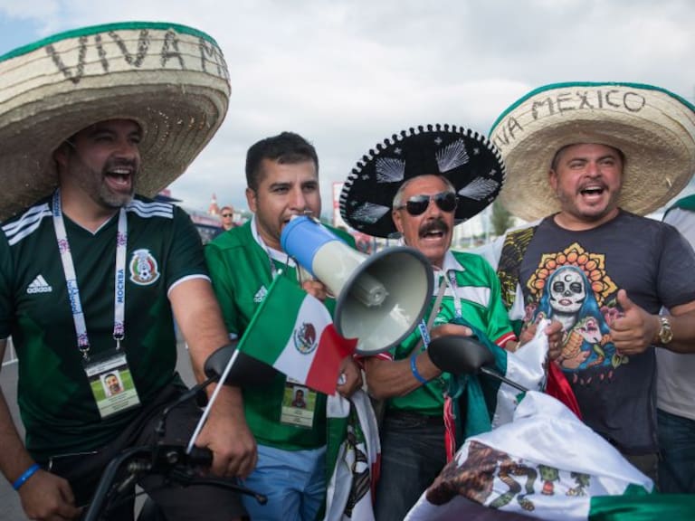Sacan de Sochi a dos aficionados mexicanos por gritos ofensivos