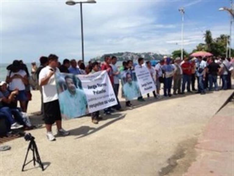 Encuentran auto del periodista secuestrado en Acapulco