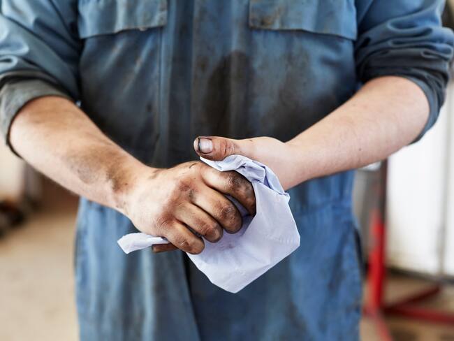 Estafa del falso mecánico: Así es como los delincuentes le sacan miles de pesos a los automovilistas