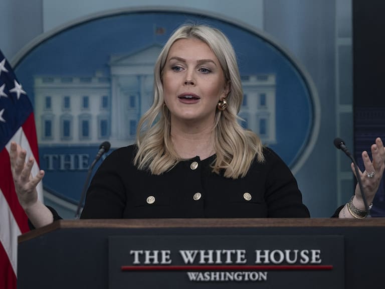 La secretaria de prensa de la Casa Blanca, Karoline Leavitt confirmó el apoyo de Estados Unidos a las fuerzas de seguridad de México en la captura y muerte de Nemesio "N" "El Mencho".