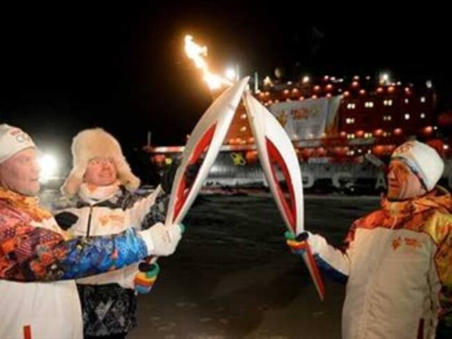 Llega llama olímpica a Sochi