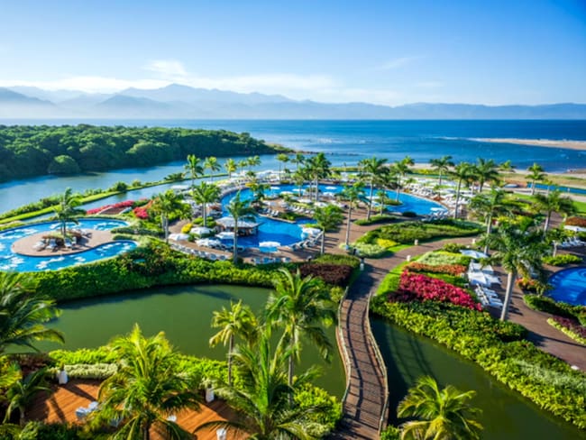 AMLO dejó regalito multimillonario a empresario amigo en zona protegida de Quintana Roo: Jorge García