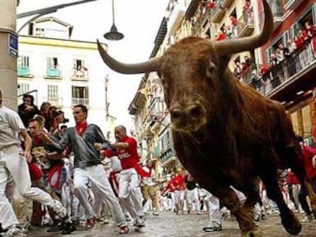 'Chupinazo' marca inicio de los Sanfermines en Pamplona