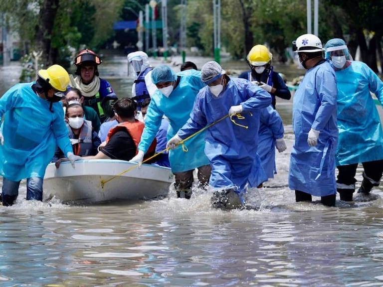 Promete AMLO informar sobre inundación de hospital del IMSS en Hidalgo