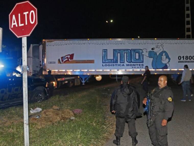 Luis Octavio Cotero, Exdirector del Instituto de Ciencias Forenses de Jalisco, nos cuenta sobre otro trailer con 150 cadáveres en el SEMEFO