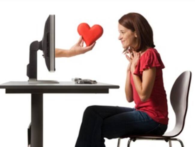 Encuentran el amor a través de Internet. Juan Naranjo desde Nueva York. 04/03/13
