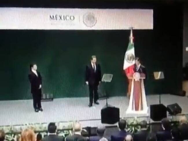 Viral, frase de EPN #YaSeQueNoAplauden