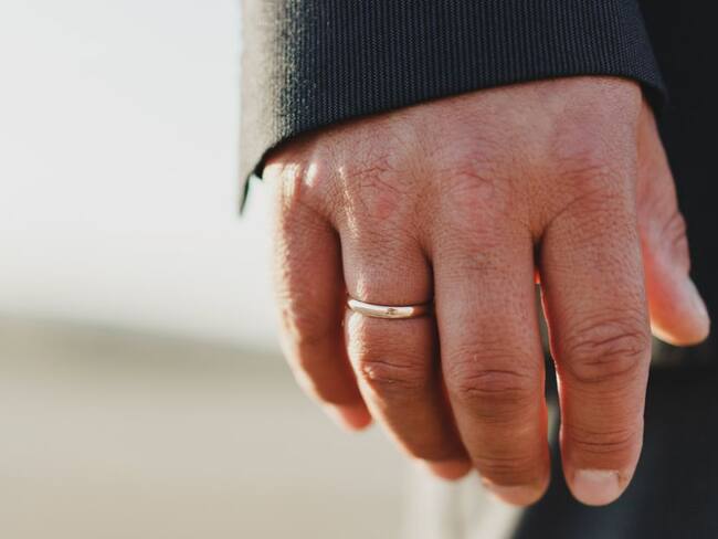 Proponen garantizar pensión por viudez para esposos o concubinos