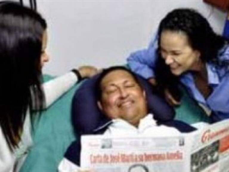 Asevera médico venezolano que Chávez estaría parapléjico