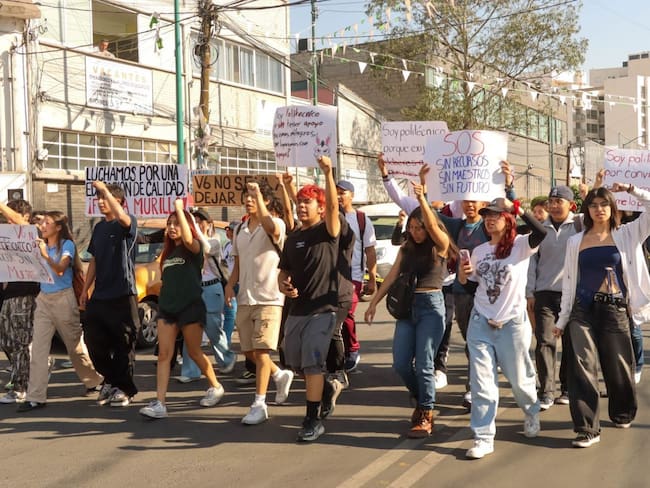 Marcha IPN: Trabajadores y estudiantes exigen mejoras en la institución; Cierres y alternativas viales por la protesta en CDMX