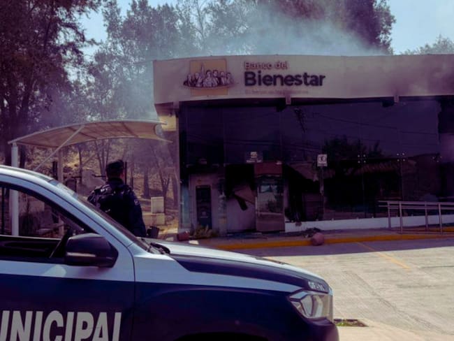 Banco del Bienestar: Sucursales son quemadas en México tras muerte de “El Mencho” en Tapalpa, Jalisco