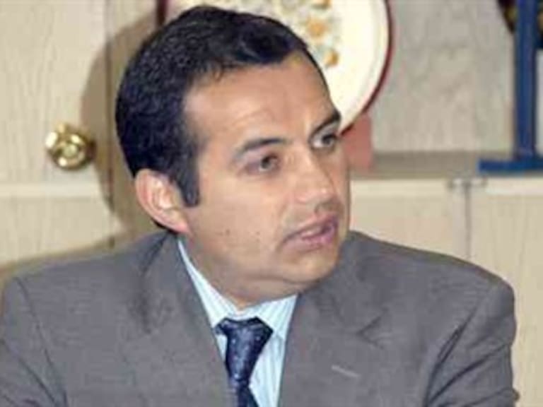 Calma, pide Cordero ante calificación de Fitch