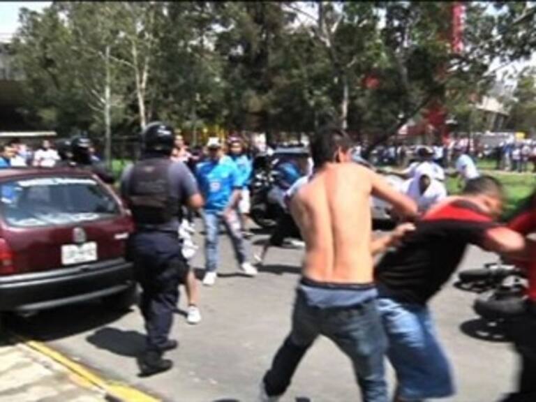 Se enfrentan aficionados de América en el estadio de Toros Neza